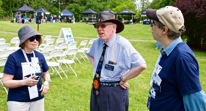 volunteers chatting on DDO opening day