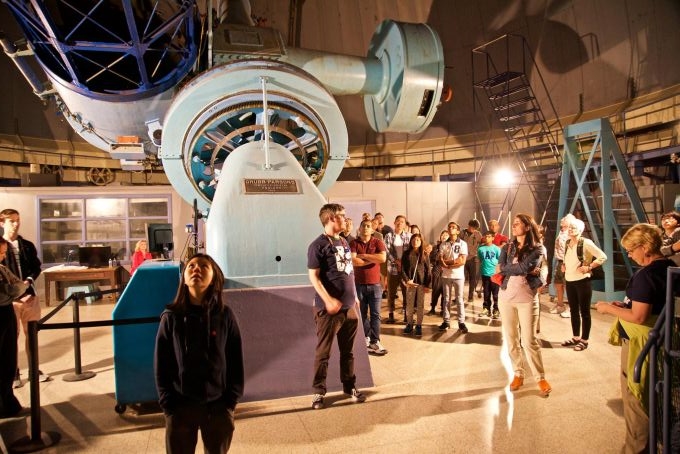 volunteer leading the dome tour